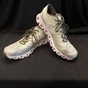 Men's On Cloud Running Shoes Size 10